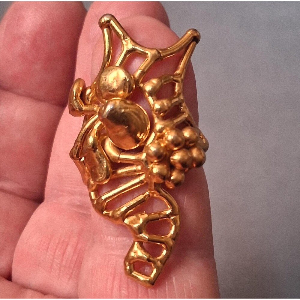 Abstract Brutalist Ring Openwork Size 5 Gold Tone